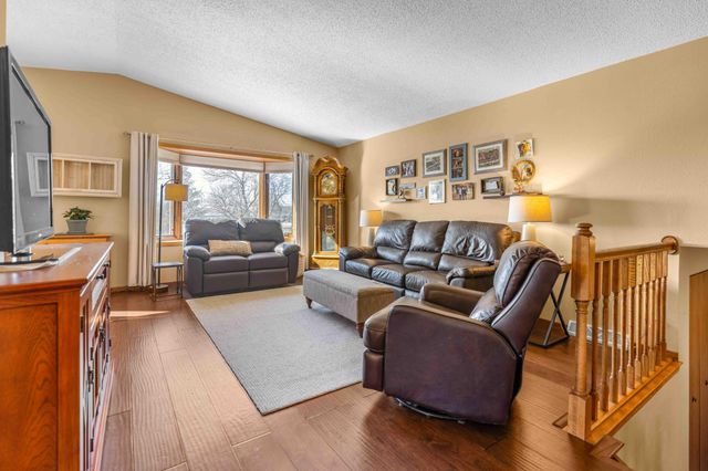 2903 17th Avenue S, Moorhead, MN 56560