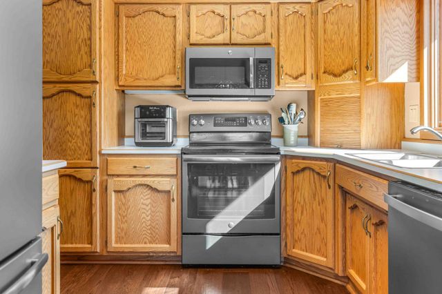 2903 17th Avenue S, Moorhead, MN 56560