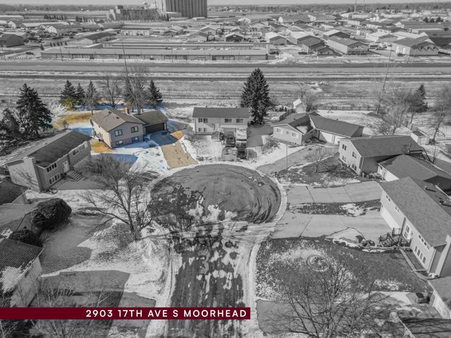 2903 17th Avenue S, Moorhead, MN 56560