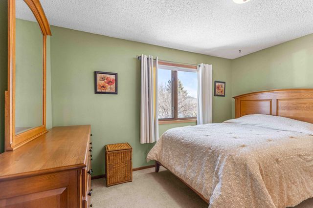 2903 17th Avenue S, Moorhead, MN 56560