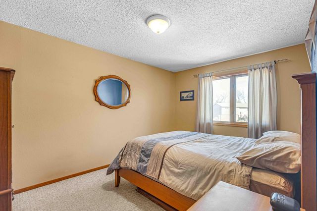 2903 17th Avenue S, Moorhead, MN 56560