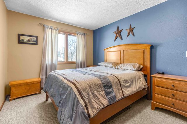 2903 17th Avenue S, Moorhead, MN 56560