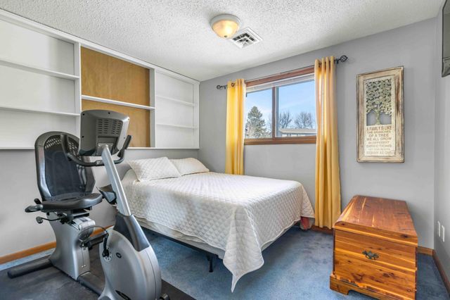 2903 17th Avenue S, Moorhead, MN 56560