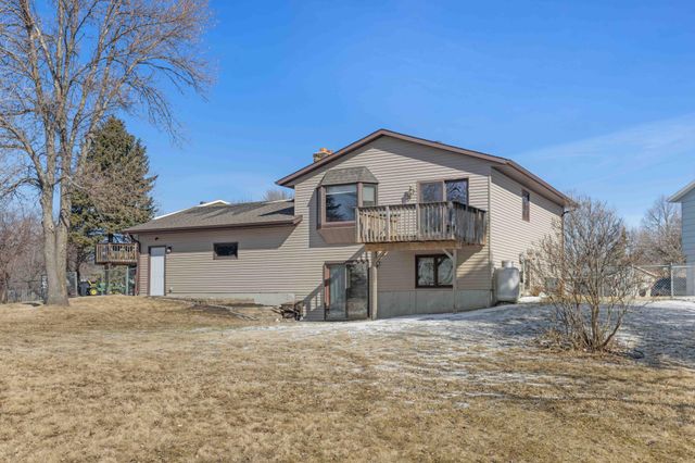 2903 17th Avenue S, Moorhead, MN 56560