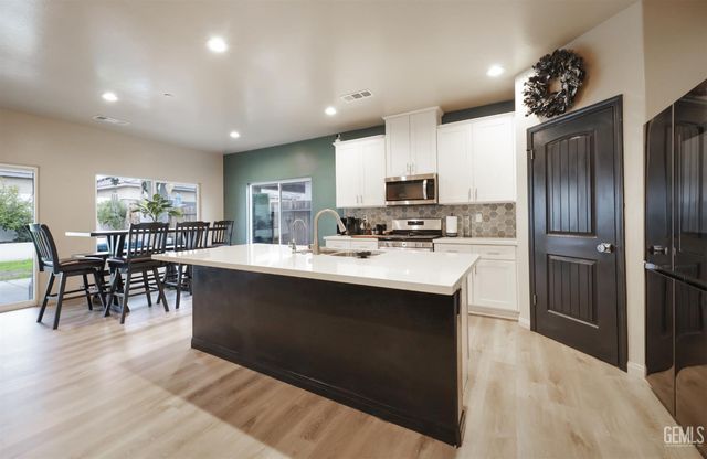 8602 Littleton Street, Bakersfield, CA 93314