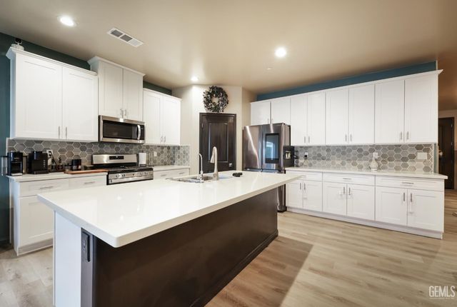 8602 Littleton Street, Bakersfield, CA 93314