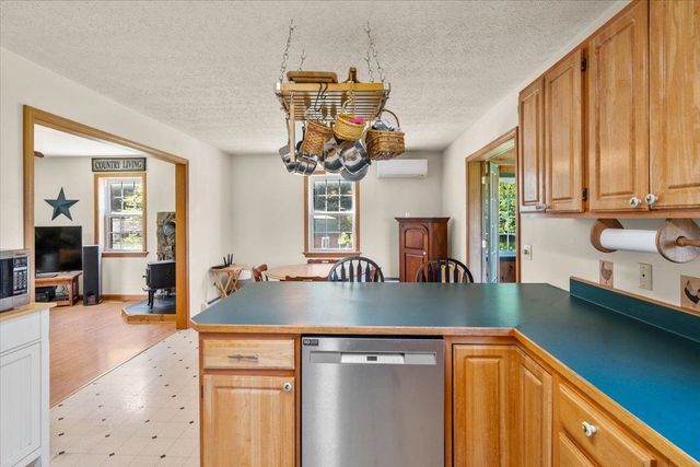 82 West Street Road, Fairfax, VT 05454