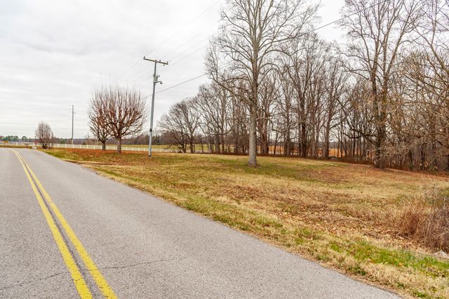 105 Riggs Rd, Portland, TN 37148