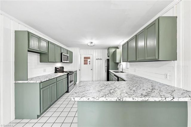 306 Oakgrove Drive, Graham, NC 27253