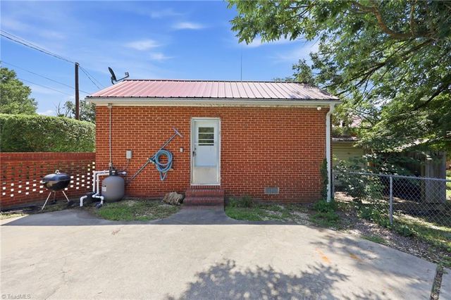 306 Oakgrove Drive, Graham, NC 27253
