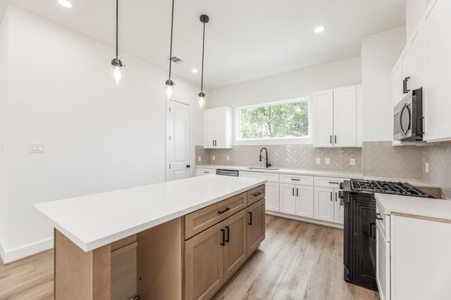 905 Quitman Street A, Houston, TX 77009