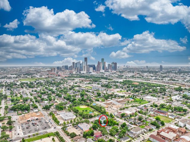905 Quitman Street A, Houston, TX 77009