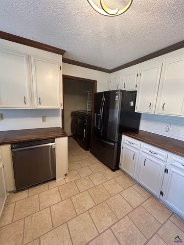 213 J R Boulevard, Macon, GA 31220