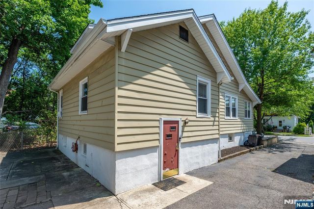 160 Mt Vernon Street, Ridgefield Park, NJ 07660
