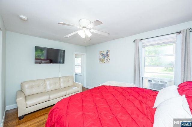 160 Mt Vernon Street, Ridgefield Park, NJ 07660