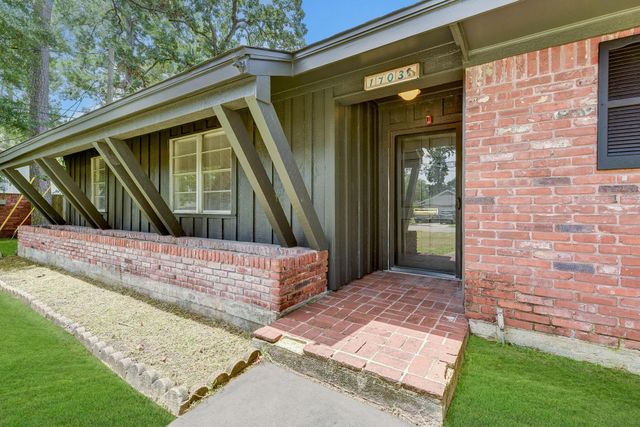 1703 N Roberson Street, Conroe, TX 77301