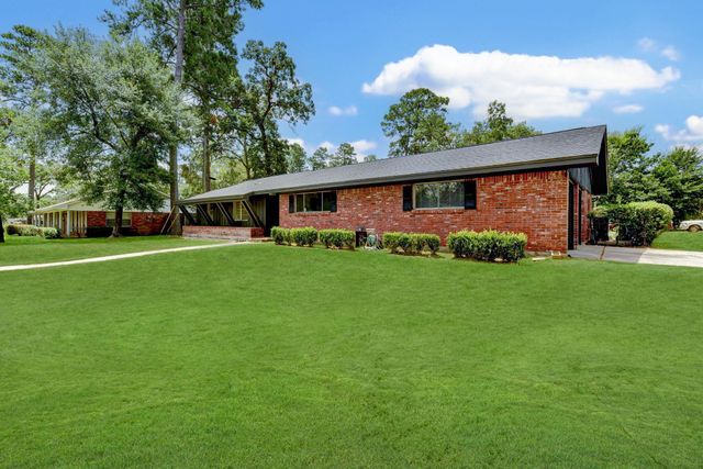 1703 N Roberson Street, Conroe, TX 77301