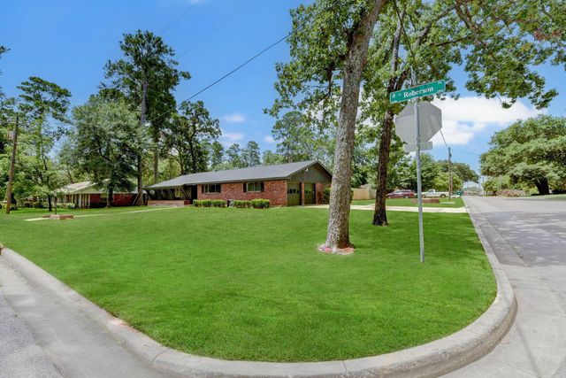 1703 N Roberson Street, Conroe, TX 77301