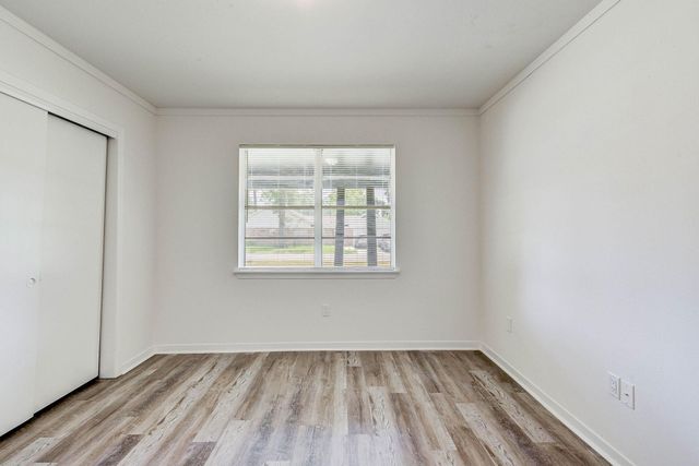 1703 N Roberson Street, Conroe, TX 77301