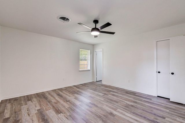 1703 N Roberson Street, Conroe, TX 77301