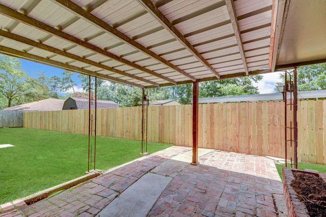 1703 N Roberson Street, Conroe, TX 77301
