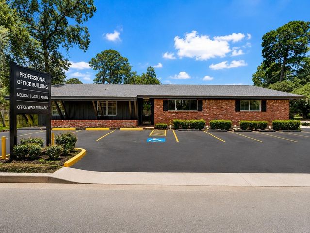 1703 N Roberson Street, Conroe, TX 77301