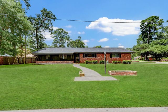1703 N Roberson Street, Conroe, TX 77301