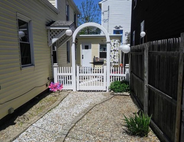4 Lewis Ct, Gloucester, MA 01930