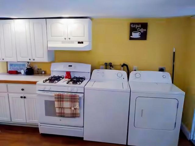 4 Lewis Ct, Gloucester, MA 01930