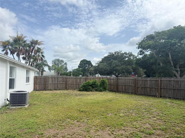 6150 101ST AVENUE N, Pinellas Park, FL 33782