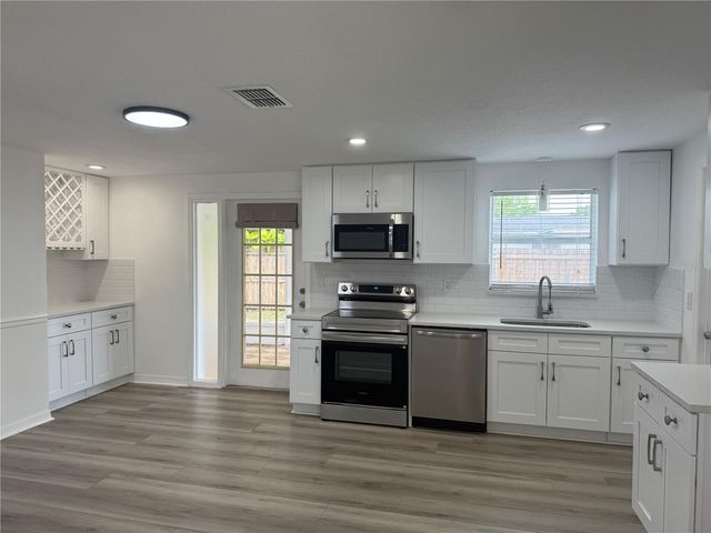 6150 101ST AVENUE N, Pinellas Park, FL 33782