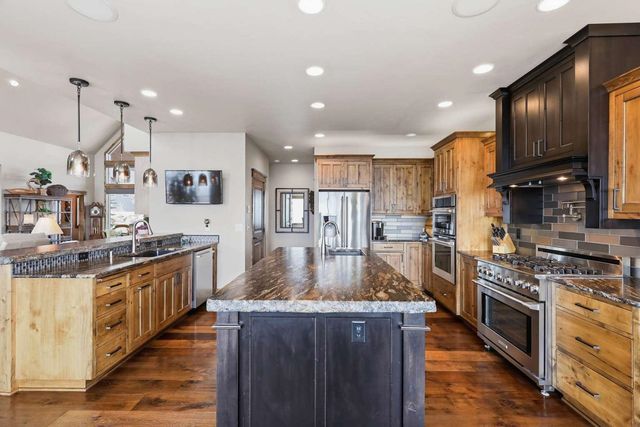 224 N CHIEF GARRY Dr, Liberty Lake, WA 99019