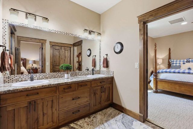 224 N CHIEF GARRY Dr, Liberty Lake, WA 99019