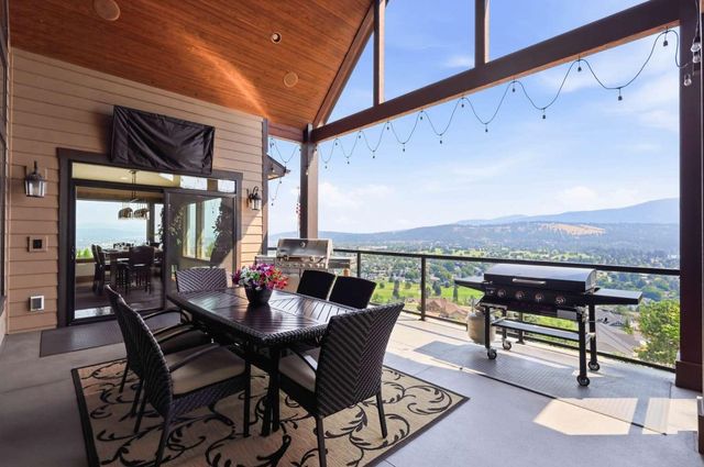 224 N CHIEF GARRY Dr, Liberty Lake, WA 99019