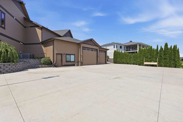 224 N CHIEF GARRY Dr, Liberty Lake, WA 99019