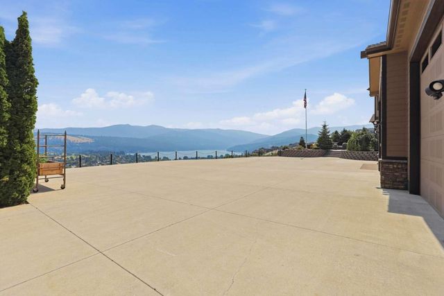 224 N CHIEF GARRY Dr, Liberty Lake, WA 99019