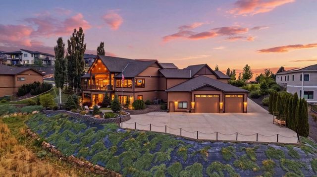 224 N CHIEF GARRY Dr, Liberty Lake, WA 99019