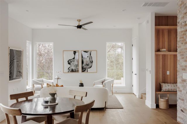 1180 Ridgeway DR 2, Austin, TX 78702