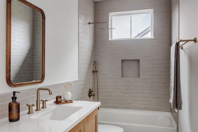 1180 Ridgeway DR 2, Austin, TX 78702