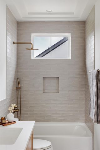 1180 Ridgeway DR 2, Austin, TX 78702