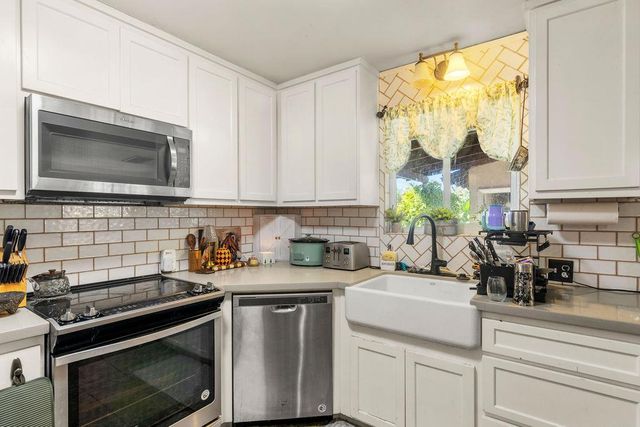 842 S Stearns Rd, Oakdale, CA 95361