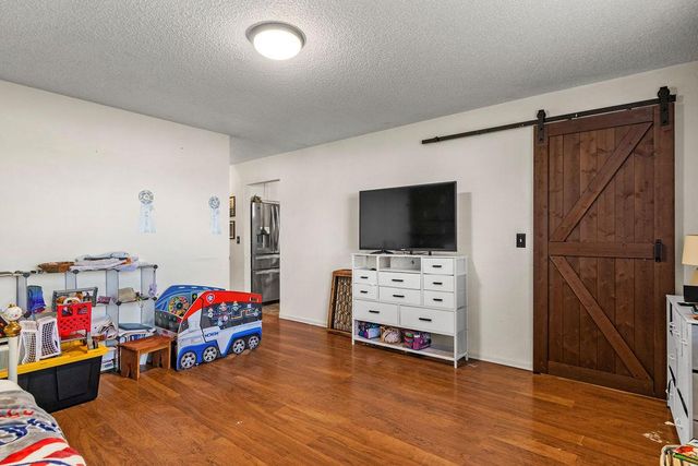842 S Stearns Rd, Oakdale, CA 95361