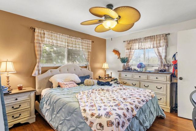 842 S Stearns Rd, Oakdale, CA 95361