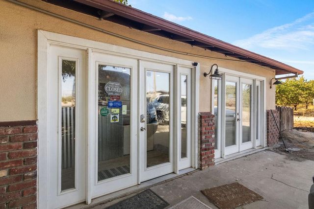 842 S Stearns Rd, Oakdale, CA 95361