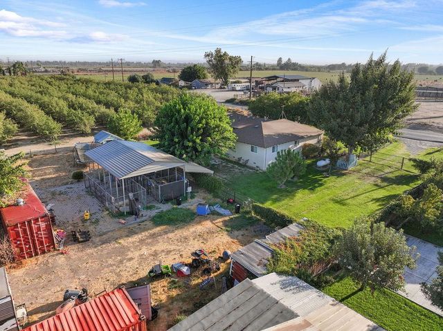 842 S Stearns Rd, Oakdale, CA 95361