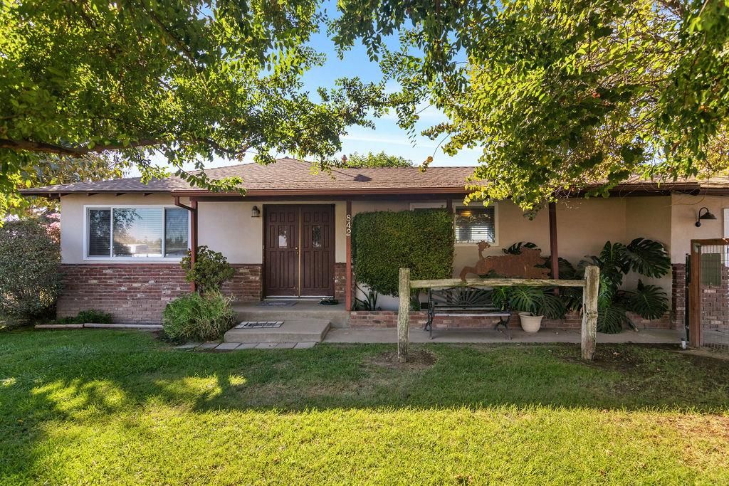 842 S Stearns Rd, Oakdale, CA 95361