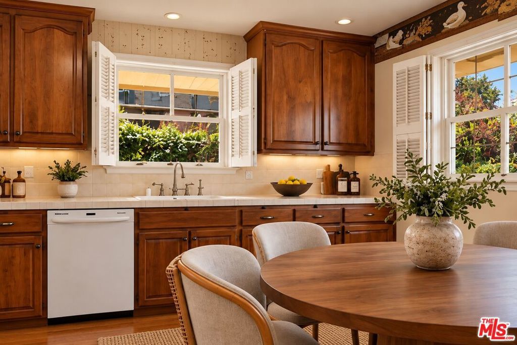 9801 Cabanas Avenue, Tujunga, CA 91042 — photo 4