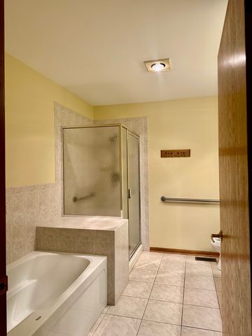 11904 Somerset Road, Orland Park, IL 60467