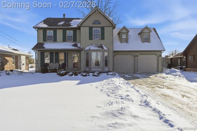 26767 Emma Avenue, Flat Rock, MI 48134