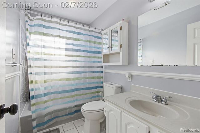 26767 Emma Avenue, Flat Rock, MI 48134